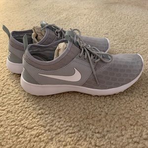 Grey Nike Women’s Shoes Size 7.5